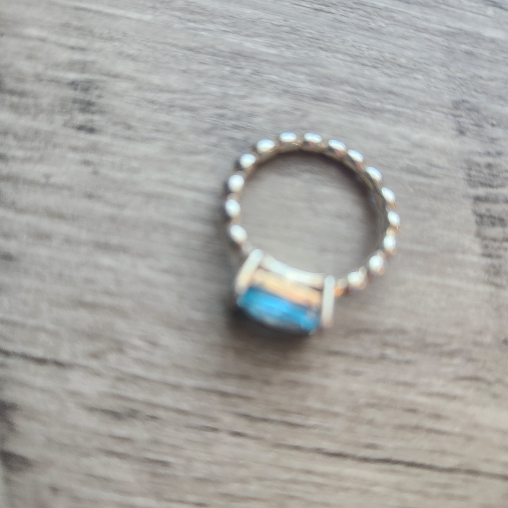 Elegant Blue and Gold Ring